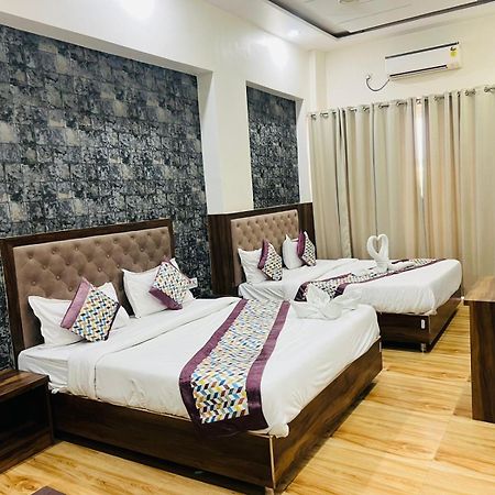 Hotel S V Grand Varanasi Exterior foto