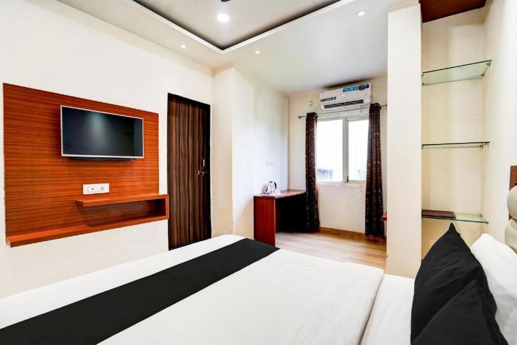 Hotel S V Grand Varanasi Exterior foto